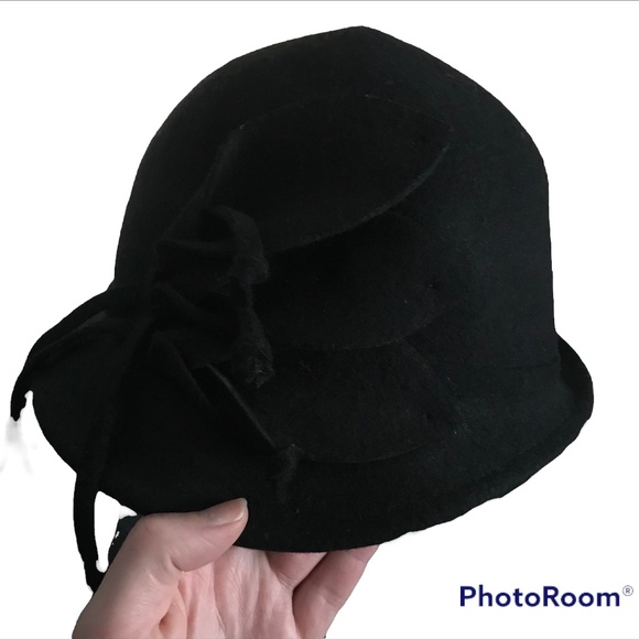 Black Cloche Hat - Picture 2 of 3